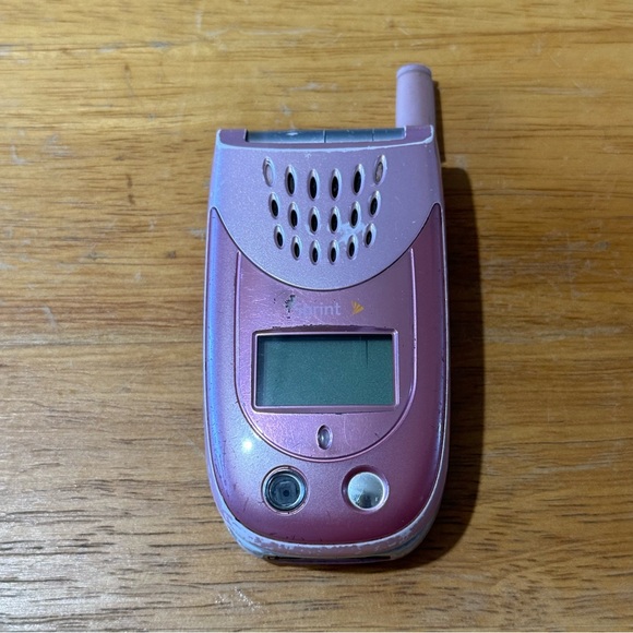 Sanyo SCP-3100 Rare Pink Sprint Flip Phone “UNTESTED” No Charger Buy/Sold As Is! - Picture 1 of 13